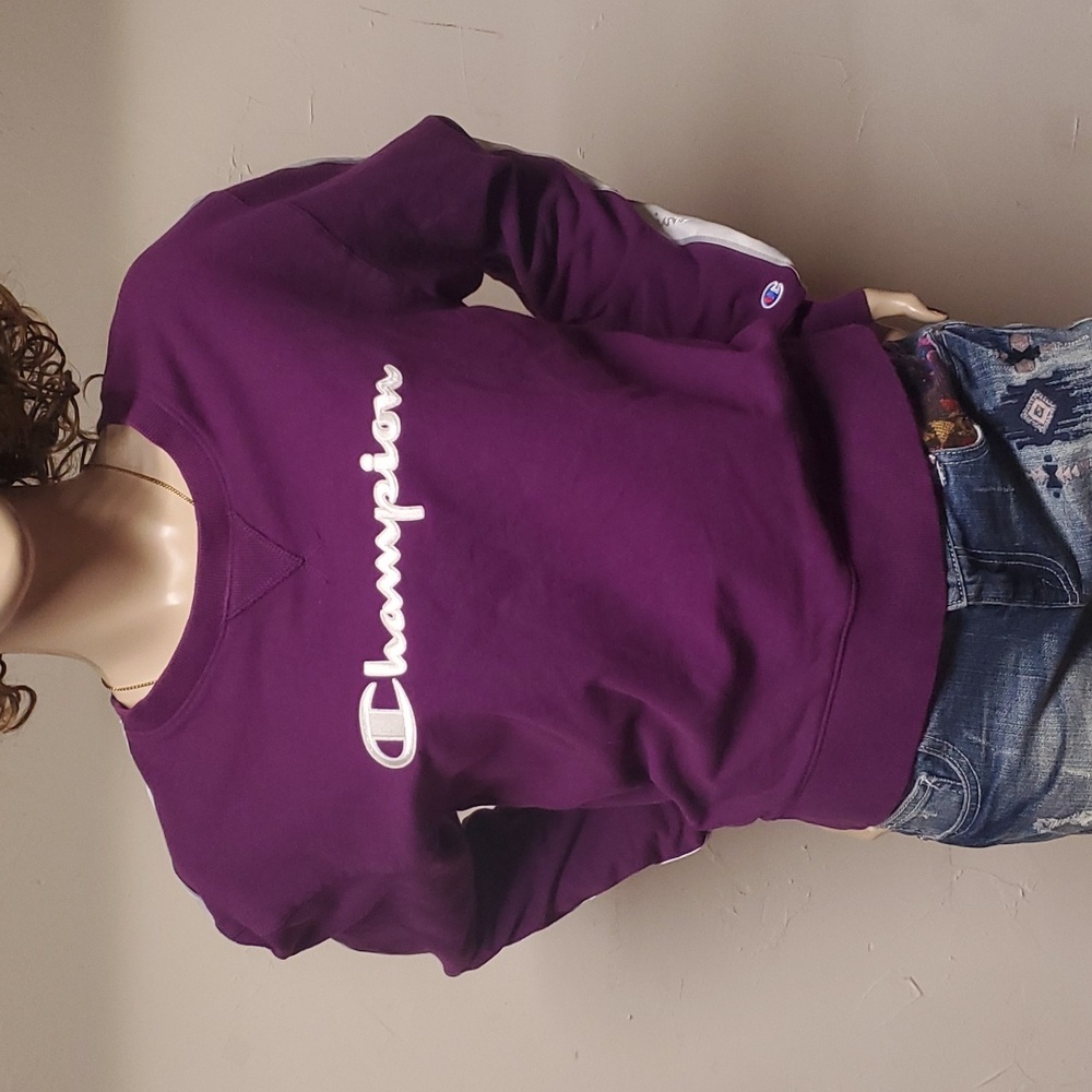0009– CHAMPION authentic athletic wear
Size small